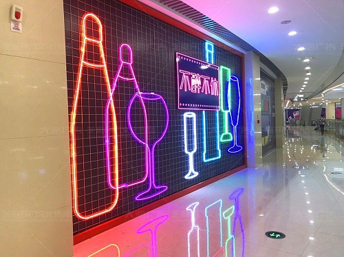 齊魯吾悅廣場開業(yè)美陳